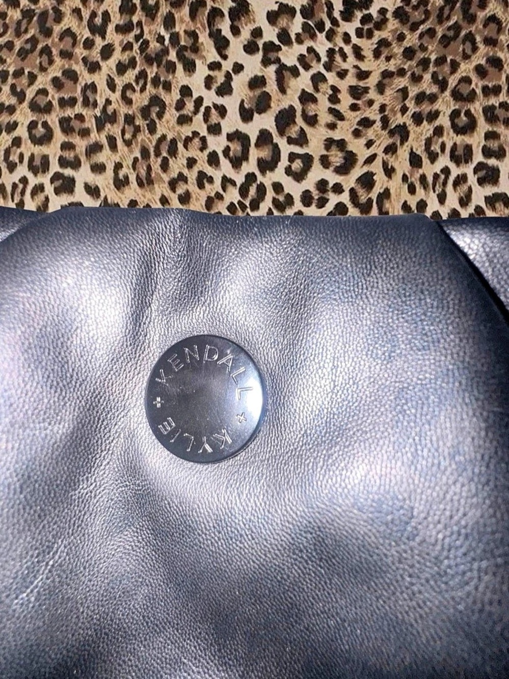 Kendall & Kylie Black leopard print Shoulder Bag - Picture 3 of 6